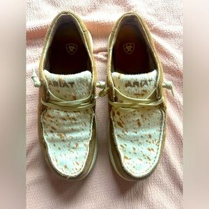 EUC Ariat Hilos 9.5 Walnut